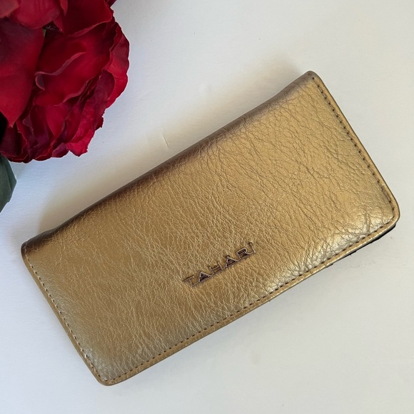 NEW TAHARI SLIM CLUTCH TWO -FOLD WALLET CASE ORGANIZER RFID PROTECTION - Picture 1 of 7